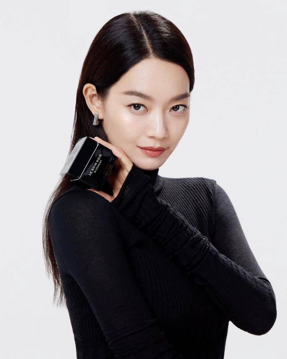 Shin Min Ah (instagram.com/illusomina)