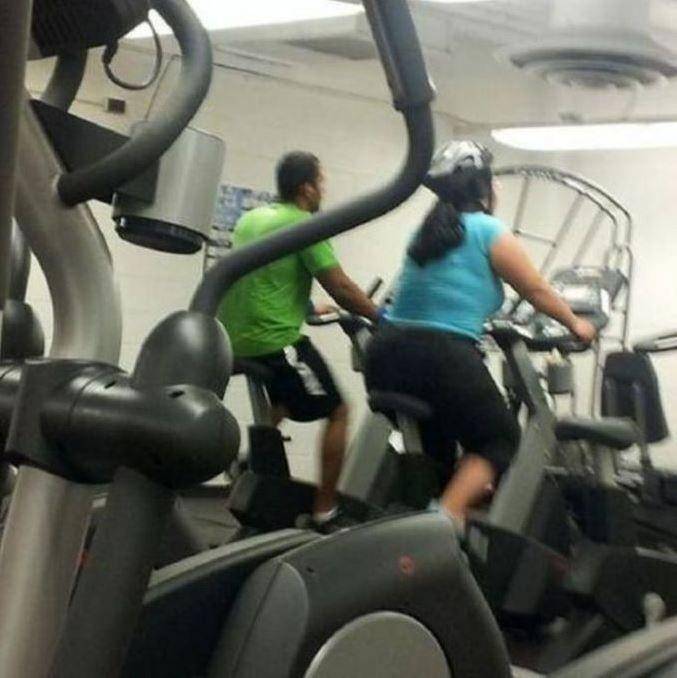 kelakuan konyol di tempat fitnes (izismile.com)