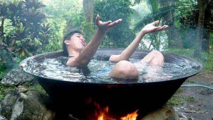 potret berendam kocak (twitter.com/txtdrhotel)