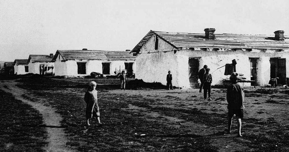 barak tempat orang-orang yang dideportasi (State Historical Museum of South Ural)