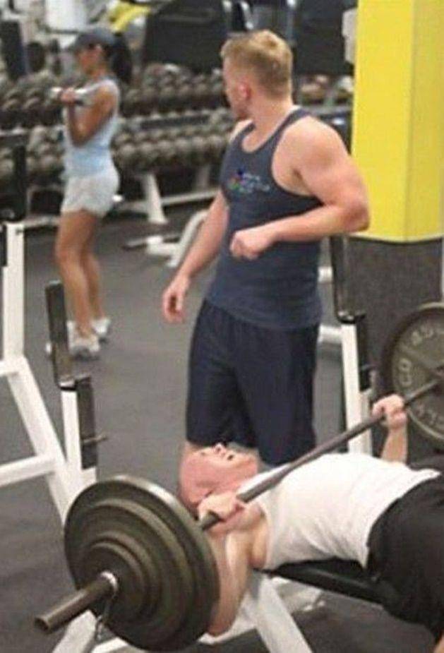 kelakuan konyol di tempat fitnes (izismile.com)