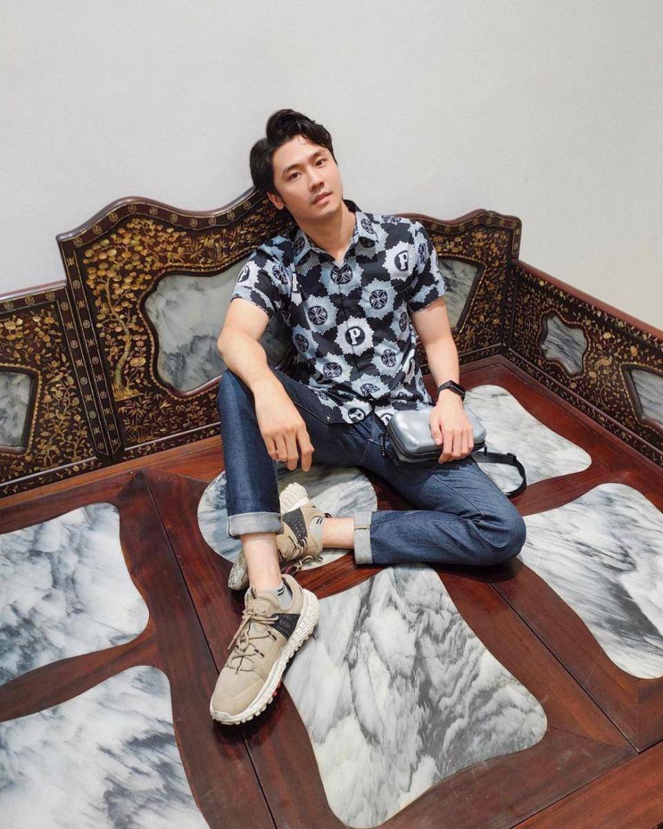 Jenis celana yang cocok jadi padanan kemeja batik (Instagram.com/han_chandra)