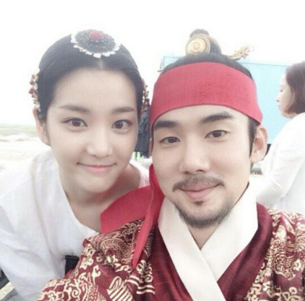 Lee Yoo Bi dan Yoo Yeon Suk di The Royal Tailor (instagram.com/yubi_190)