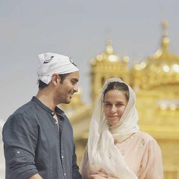 potret Neha Dhupia dan suami (instagram.com/angadbedi)