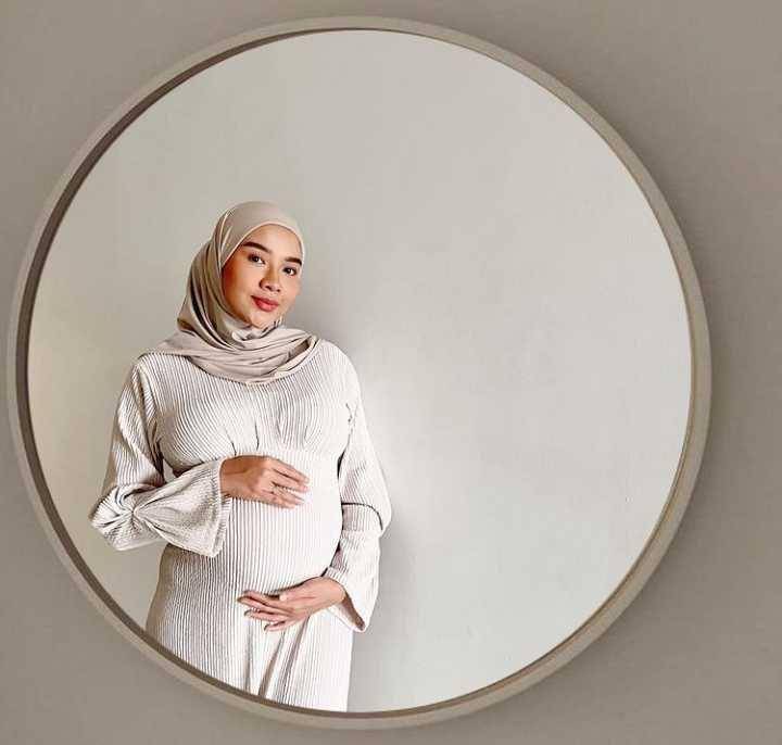 Dea Rizkita (instagram.com/dearizkita)