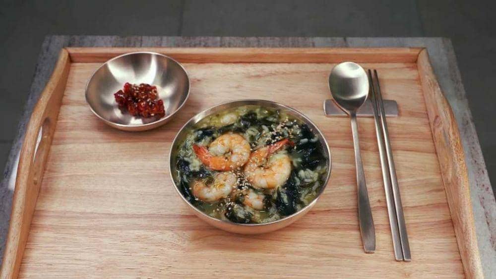 Resep Bubur Rumput Laut Kering Sedap Umami ala Ryu Soo Young