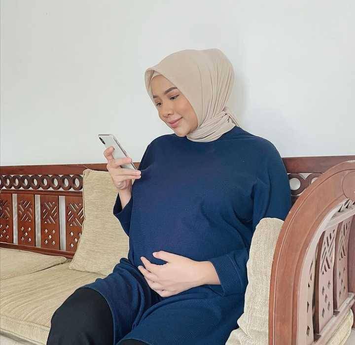 Dea Rizkita (instagram.com/dearizkita)