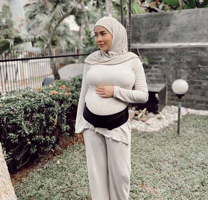 Dea Rizkita (instagram.com/dearizkita)