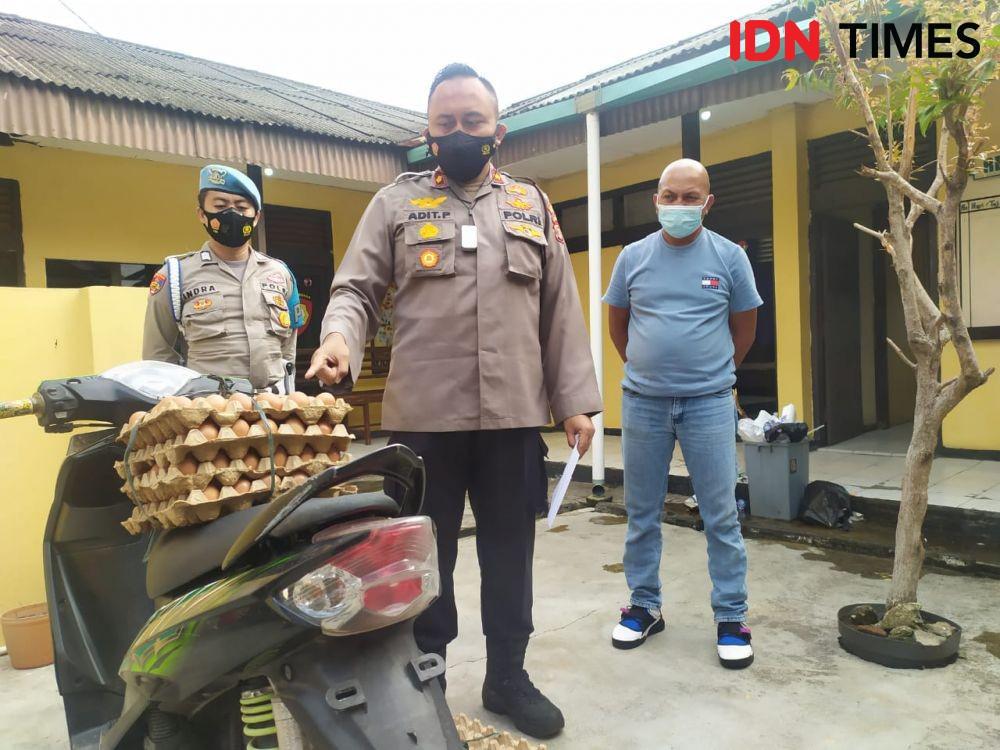 Video viral memperlihatkan tiga pelaku bajing loncat di kawasan Jalan Soekarno-Hatta, Kelurahan Serengsem. (IDN Times/Tama Yudha Wiguna)