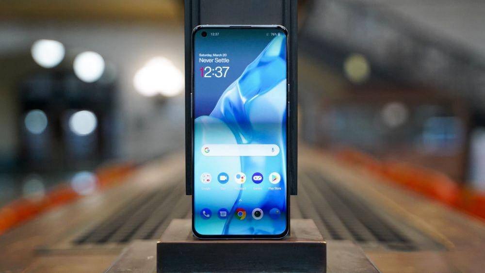 ilustrasi OnePlus 9 Pro (androidauthority.com)