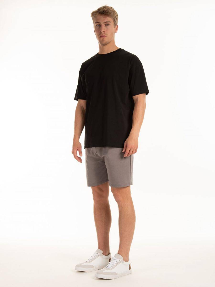 Padu padan kaus oversize (gate.shop)