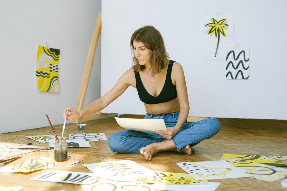 ilustrasi melukis (pexels.com/Anna Shvets)