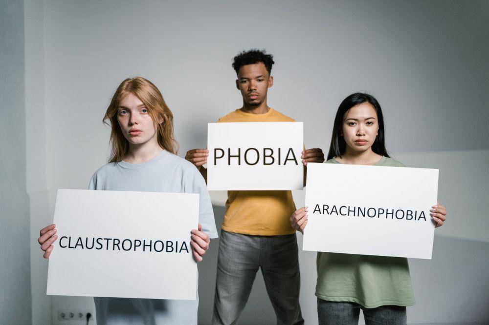 fobia (pexels.com/MART PRODUCTION)
