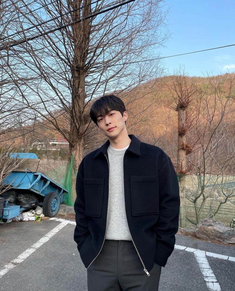 Bae In Hyuk (instagram.com/inhyuk_bb)