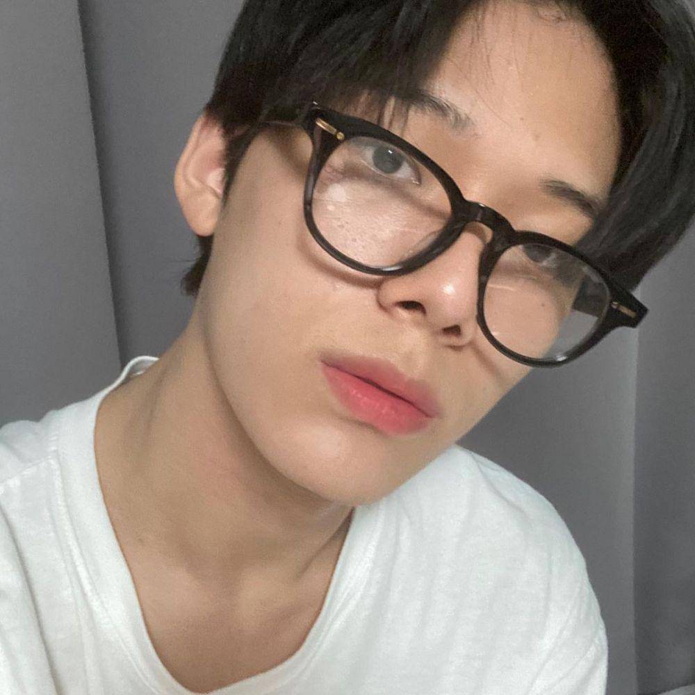 Taekhyeon (instagram.com/th728)