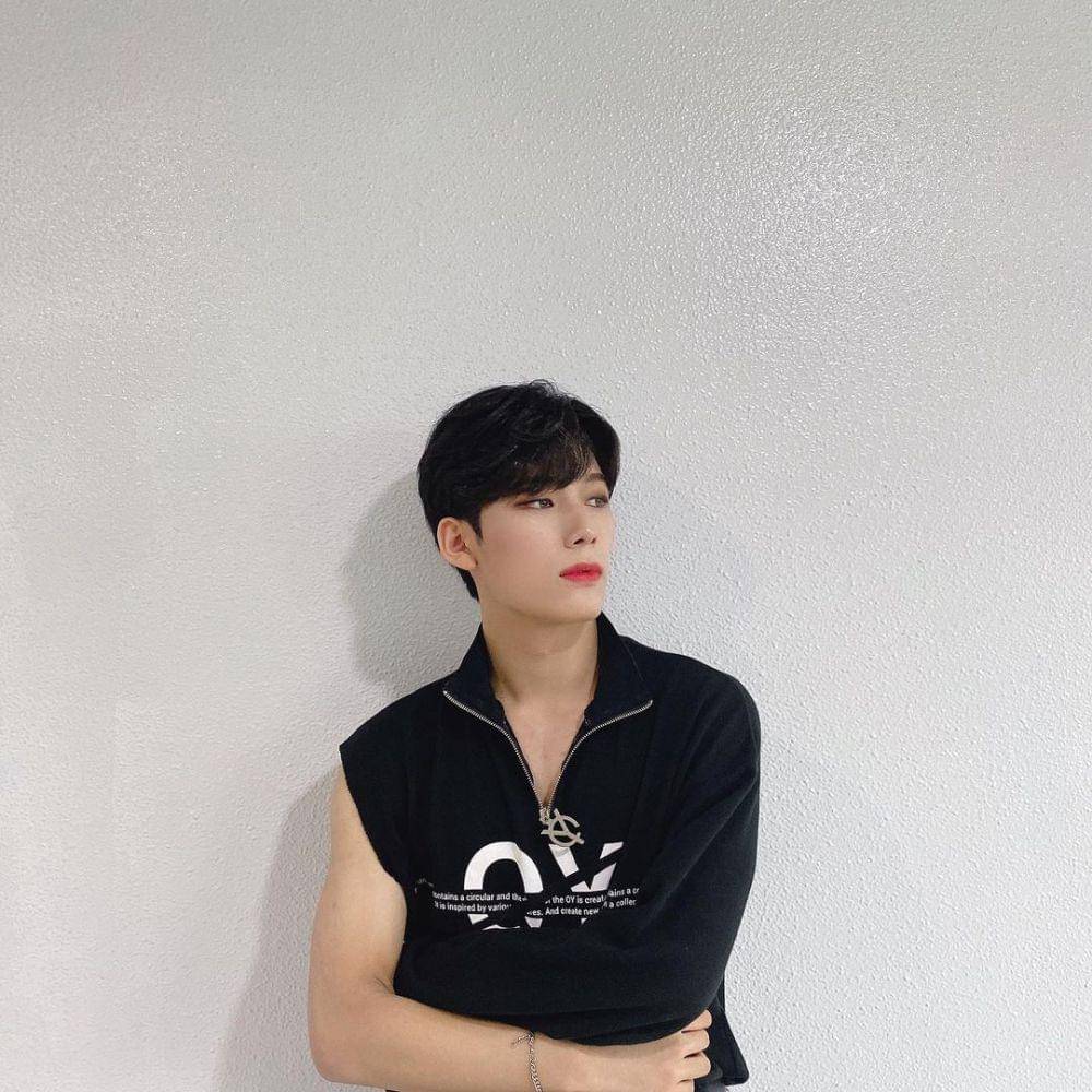 Taekhyeon (instagram.com/th728)