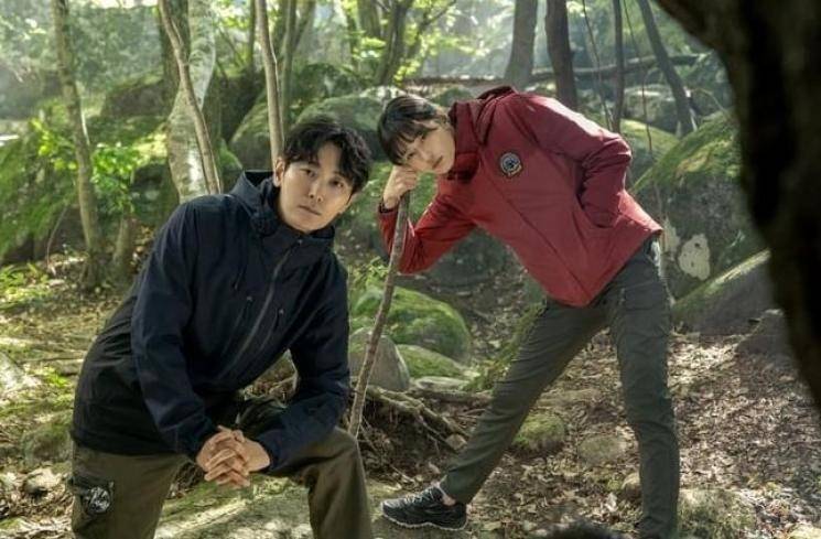 Ju Ji Hoon dan Jun Ji Hyun di drama Jirisan (dok. tvN/Jirisan)