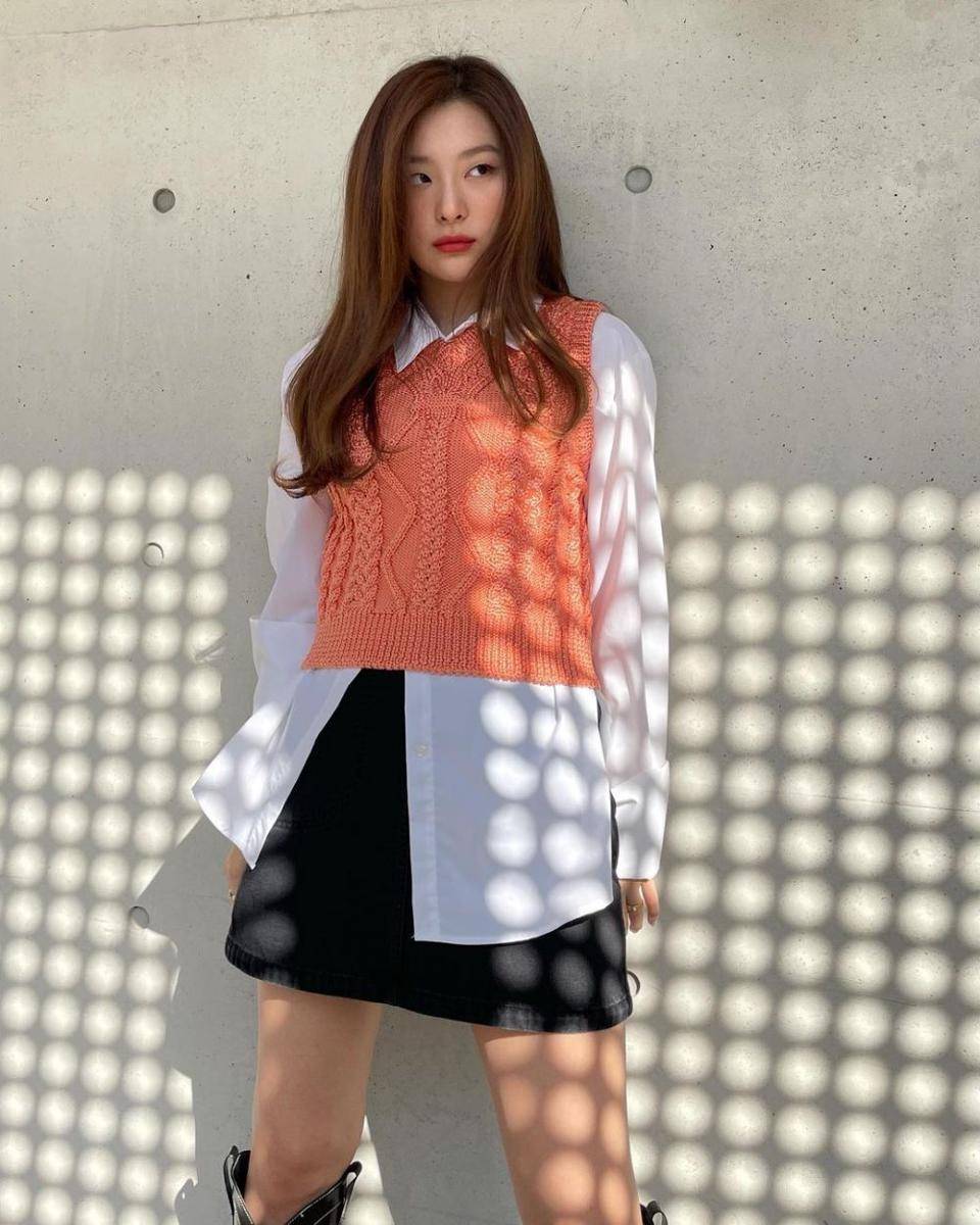 Vest ala Seulgi Red Velvet (instagram.com/hi_sseulgi)