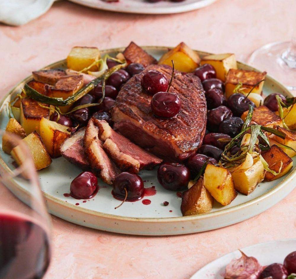 canard aux cerises (instagram.com/zoeandblaise)