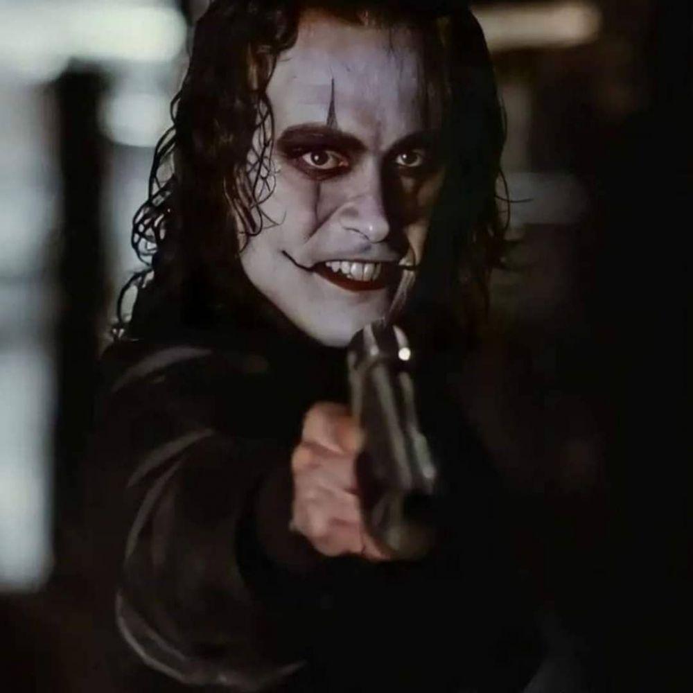 Brandon Lee di film The Crow (1994) (instagram.com/brandonleebrasil)
