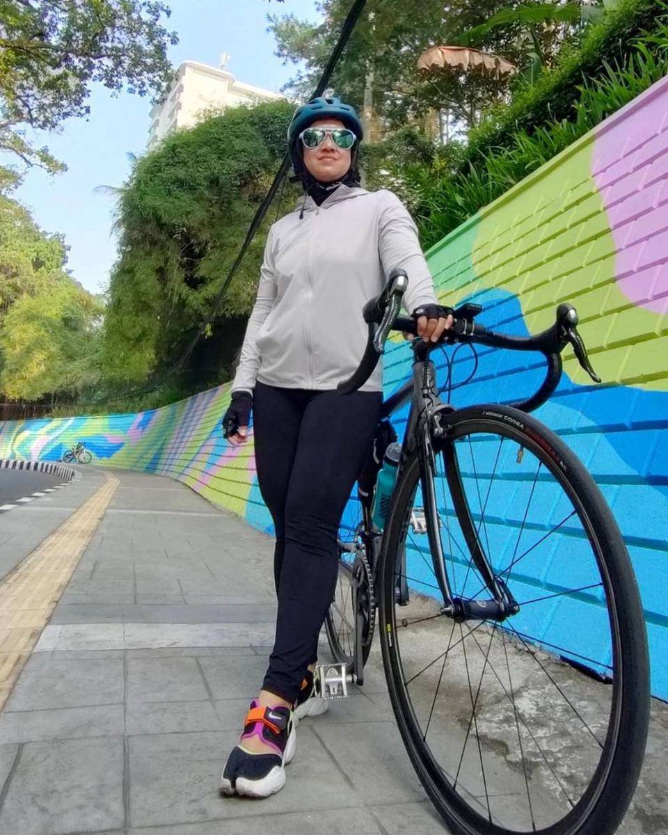 Besepeda di Jalan Siliwangi, Bandung (instagram.com/haninugraha)