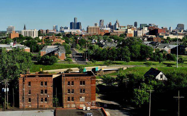 Bangunan apartemen terbengkalai dan rumah kosong di dekat pusat kota Detroit. Kota ini memiliki hunian kosong tertinggi di Amerika. (Michael S. Williamson/The Washington Post)