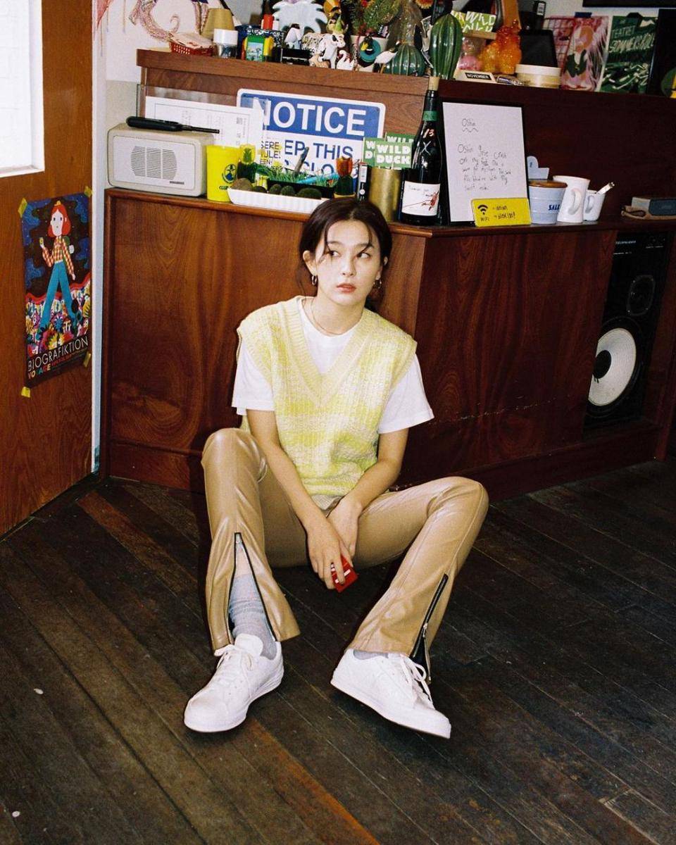 Vest ala Seulgi Red Velvet (instagram.com/hi_sseulgi)