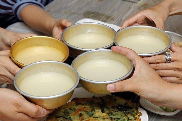 5 Trivia Baik Makgeolli bagi Kesehatan, Si Arak Beras Khas Korea