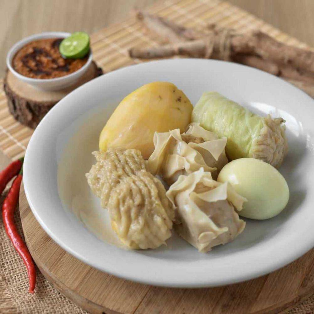 siomay sam's strawberry corner (instagram.com/pantaiindahkapuk.update)