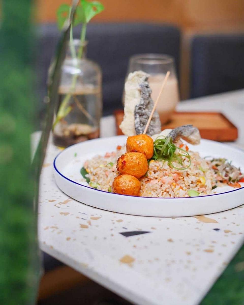 Salmon Fried Rice (instagram.com/socialaffair)