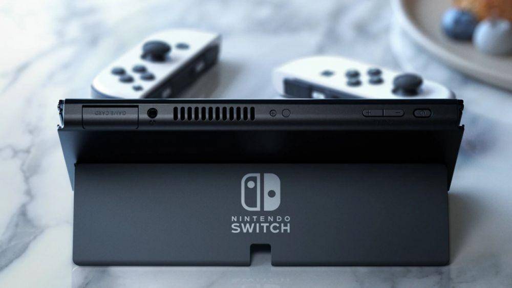 ilustrasi kickstand Switch OLED (gsmarena.com)