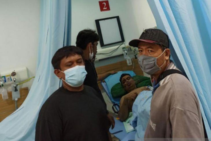 Seorang korban selamat dari longsor di Sibolangit saat dirawat di rumah sakit. (Dok. ANTARA/Rahmat Hidayat)