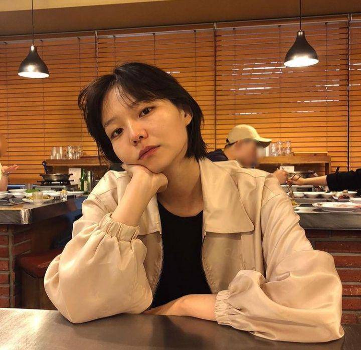 Esom (instagram.com/esom_)