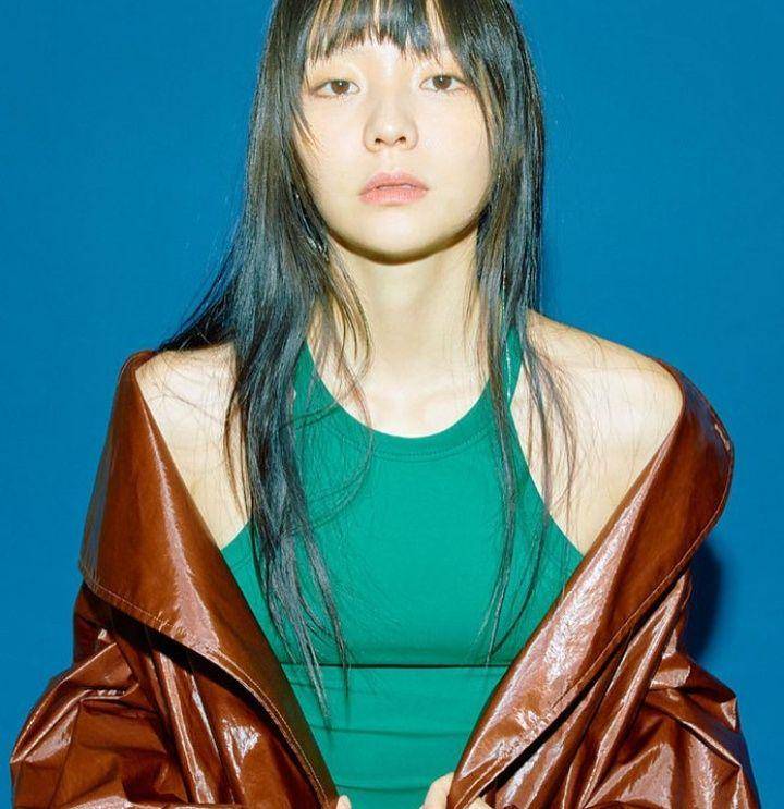 Esom (instagram.com/esom_)