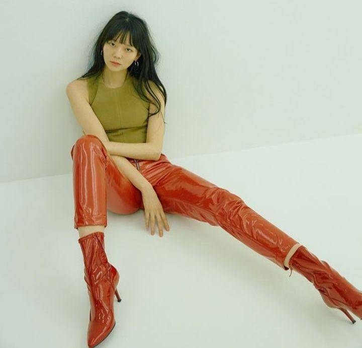 Esom (instagram.com/esom_)