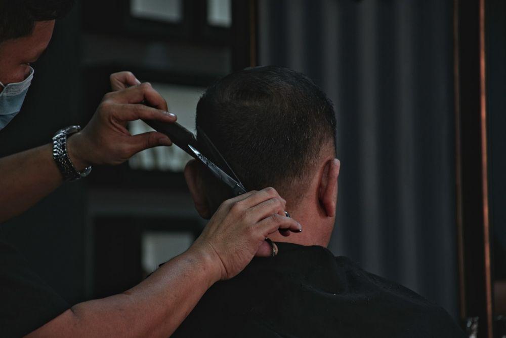[CERPEN] Cukur Rambut