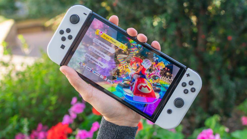 ilustrasi Nintendo Switch OLED (expertreviews.co.uk)