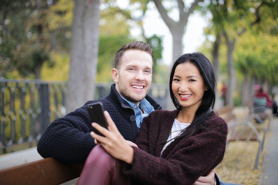 12 Hal Romantis Favorit Para Zodiak, Ini Cara Mereka Dimanja Pasangan