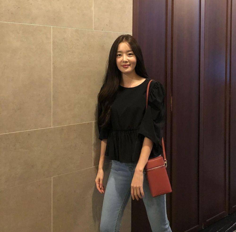 Outfit Han Sun Hwa (instagram.com/shh_daily)