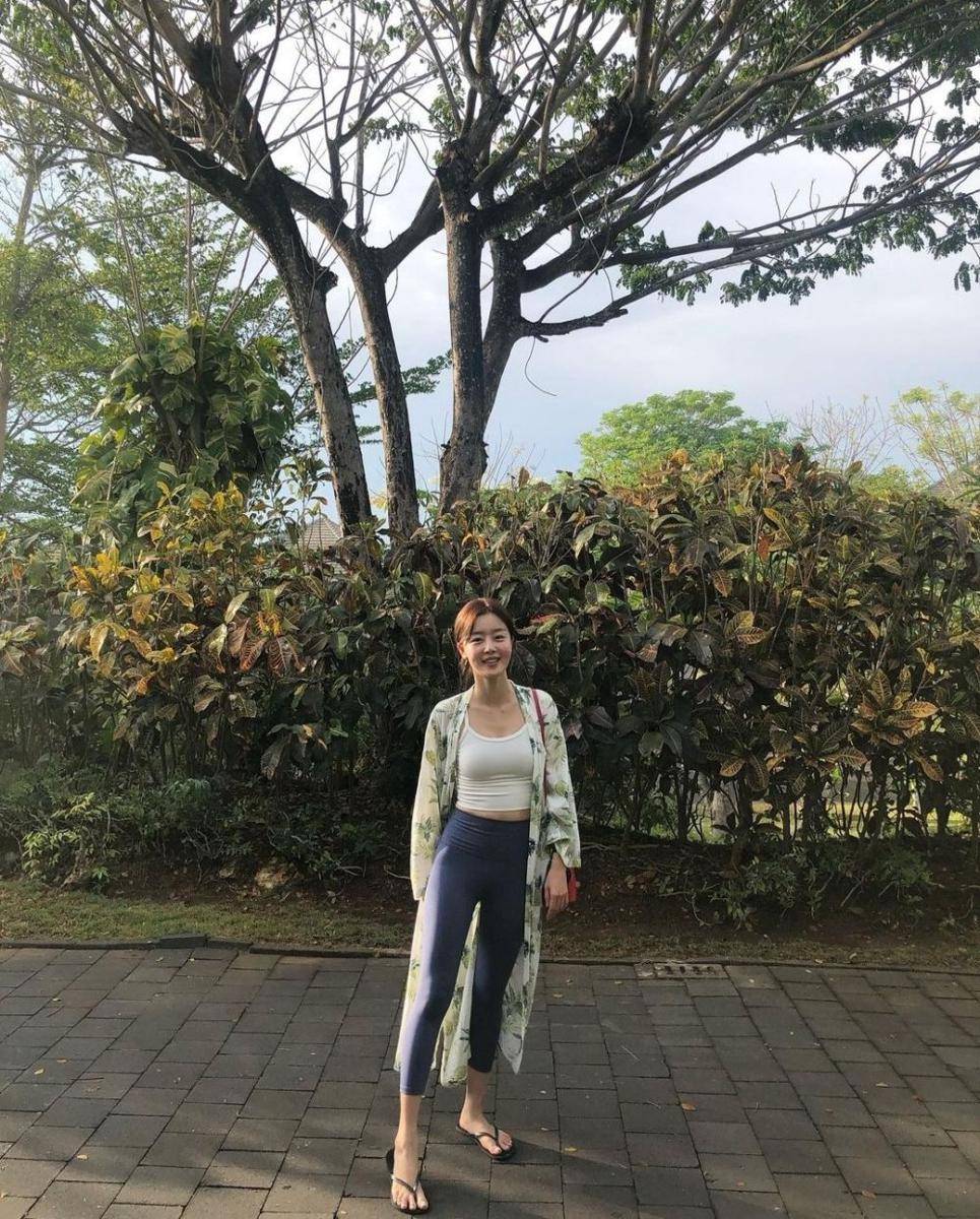 Outfit Han Sun Hwa (instagram.com/shh_daily)