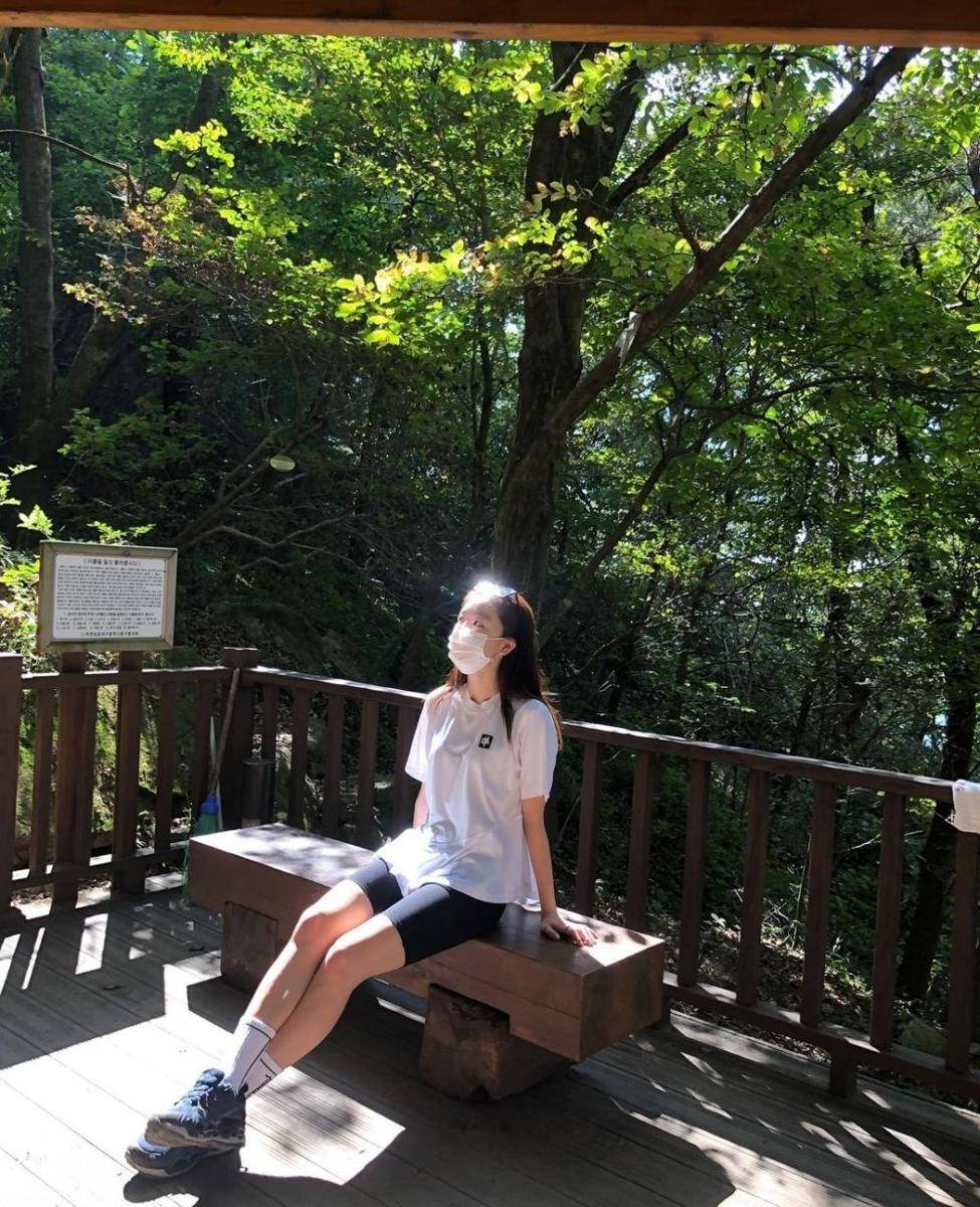 Outfit Han Sun Hwa (instagram.com/shh_daily)