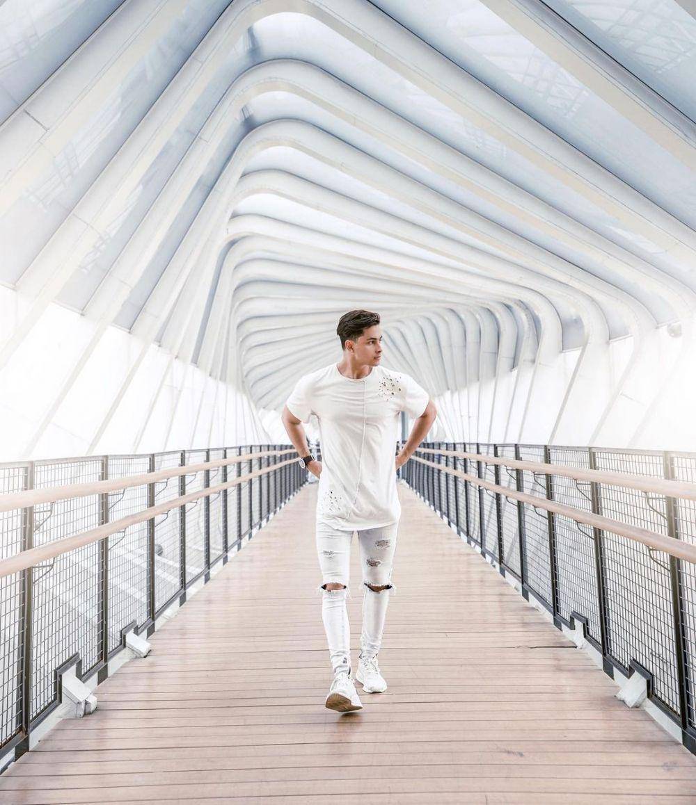 Gaya busana Salim Nauderer (instagram.com/salimnauderer)
