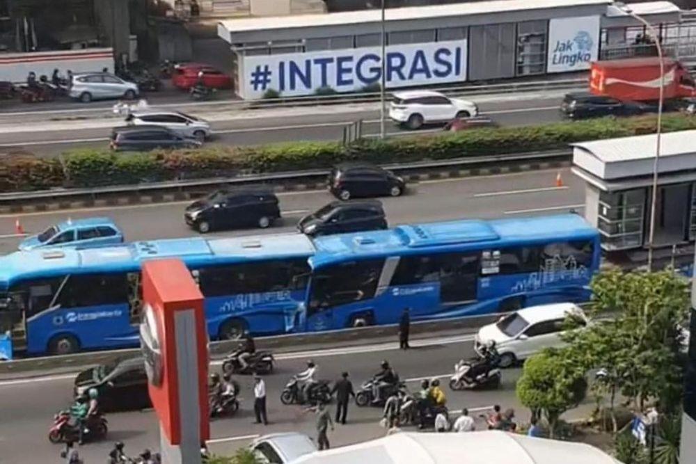 PT Transjakarta Siap Dampingi Korban Kecelakaan di MT Haryono
