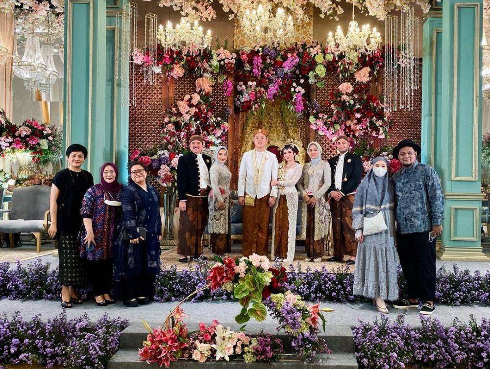 Kebaya dan Makeup Pernikahan Ashilla Zee (instagram.com/mommy_starla)