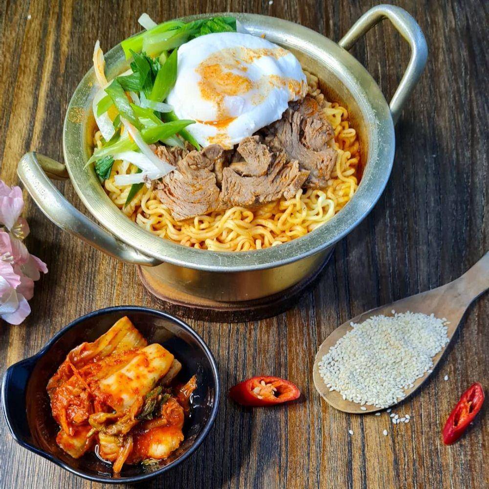 Warung Korea Pop, Jakarta Pusat (instagram.com/warungkpop.id)