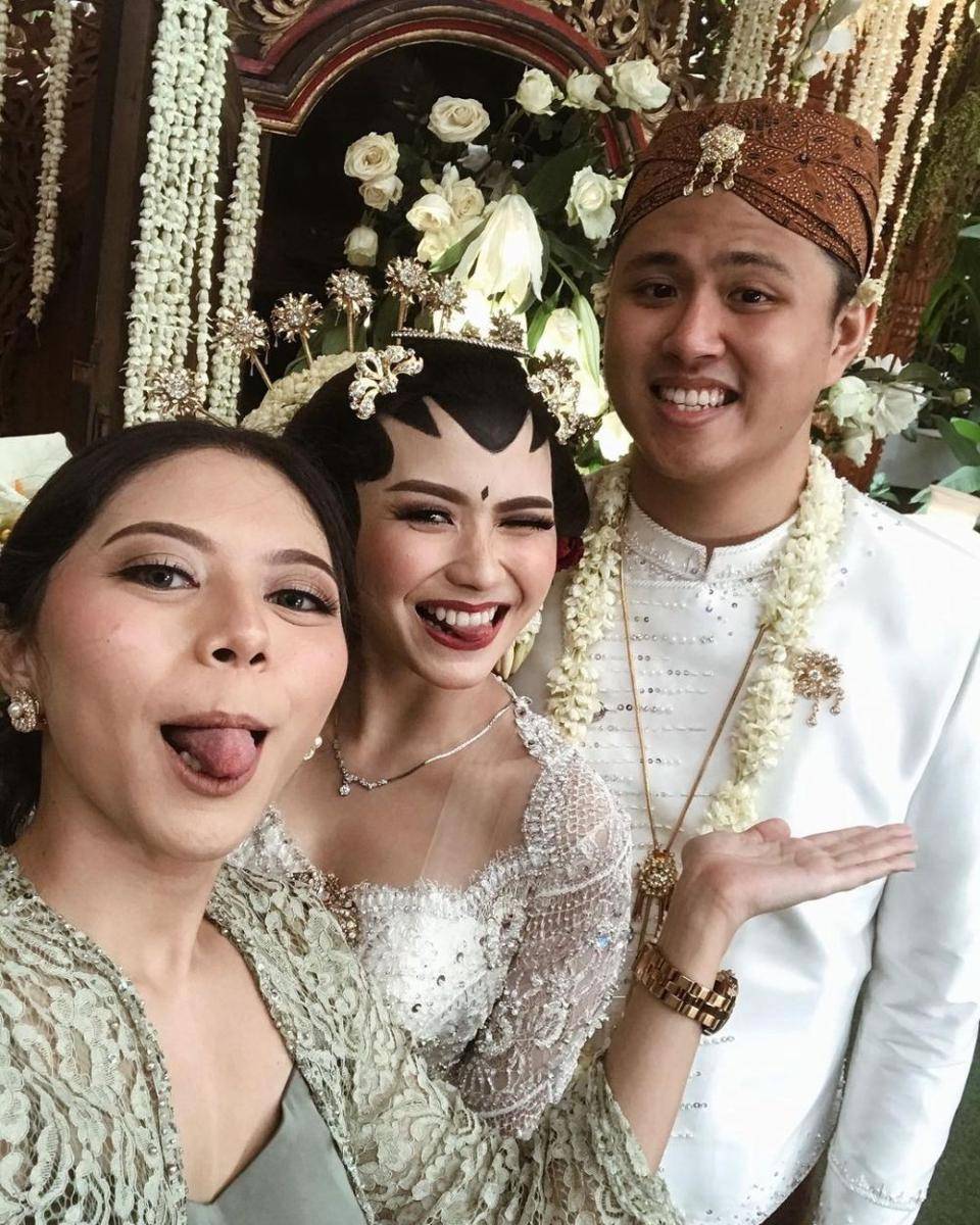 Kebaya dan Makeup Pernikahan Ashilla Zee (instagram.com/tiddymantik)