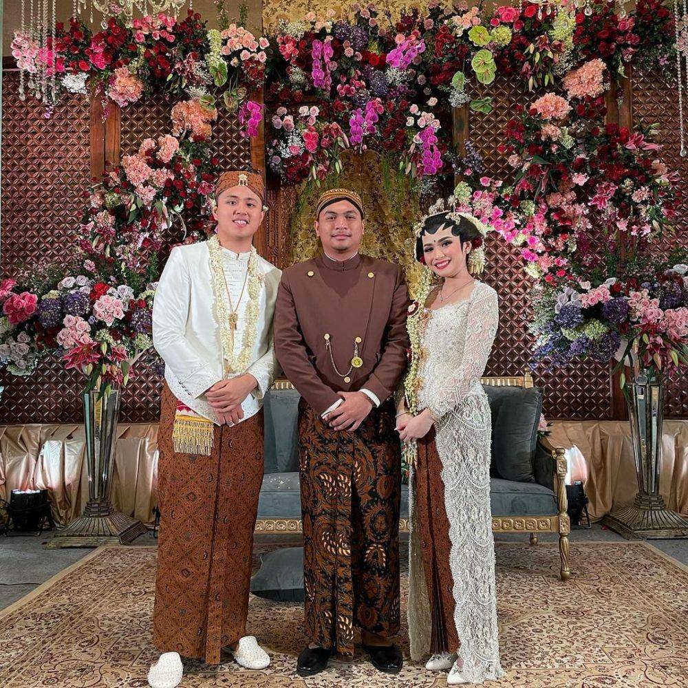 Kebaya dan Makeup Pernikahan Ashilla Zee (instagram.com/refo_os)