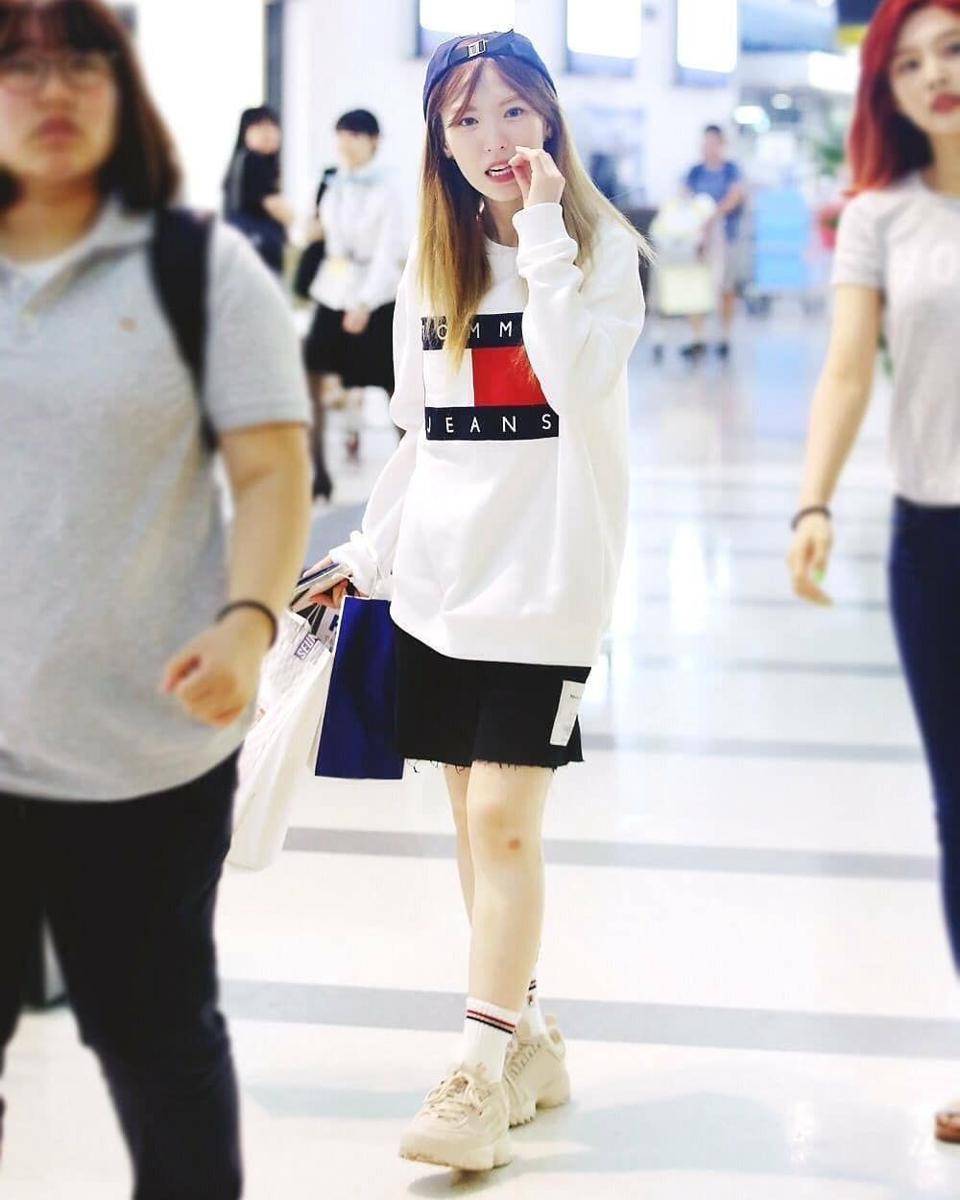 Boyish style Wendy Red Velvet (instagram.com/redvelvetstyless)