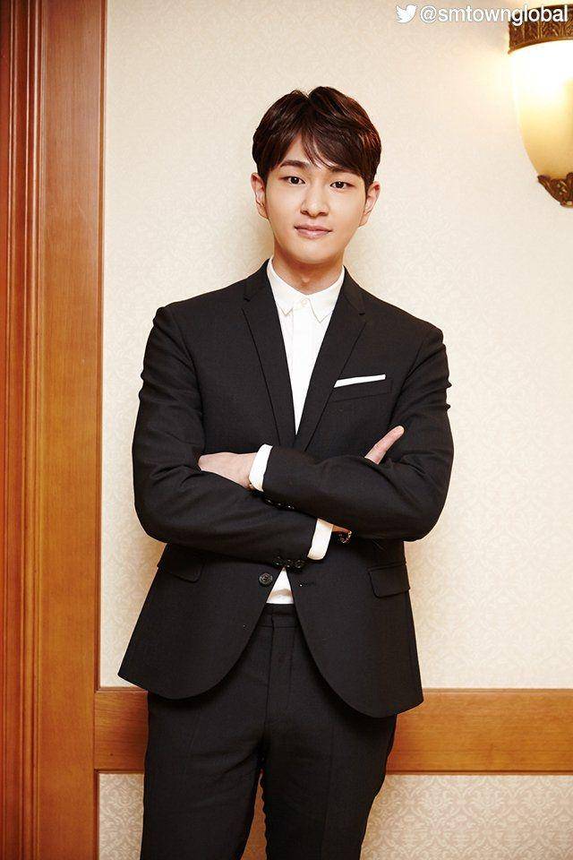 Onew SHINee (twitter.com/SMTOWNGLOBAL)