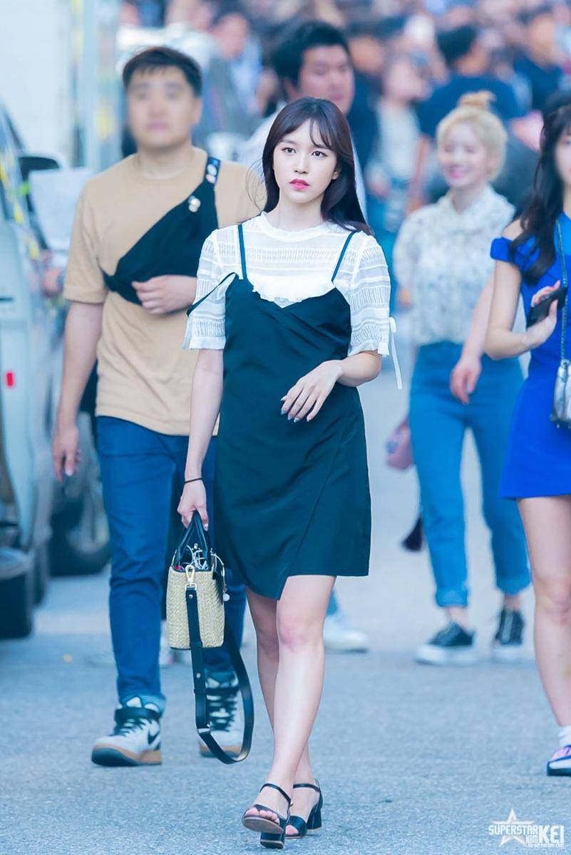 Dress Mina Twice (twitter.com/superstarkimkei)